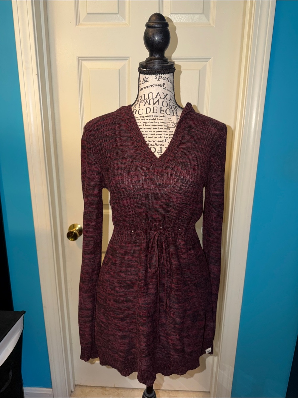 Women’s Maroon Knit V-Neck Tunic Sweater